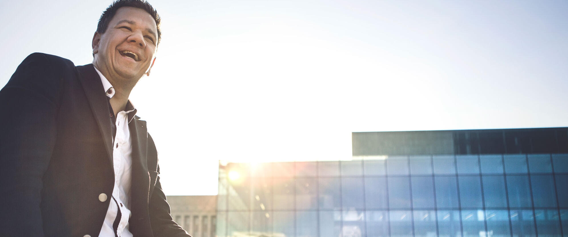 Tommi Lampila, kasvukonsultti, I+D Agency Oy, Temporahoitus, taustalla rakennus